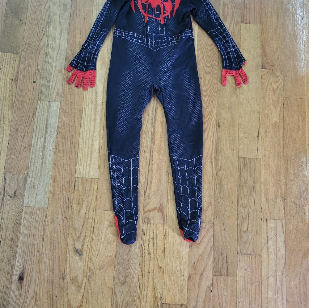 Costume